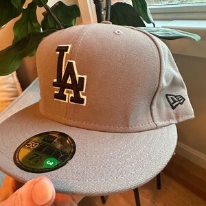 LA Dodgers New Era 59FIFTY Fitted Cap in Gray - size 7 5/8